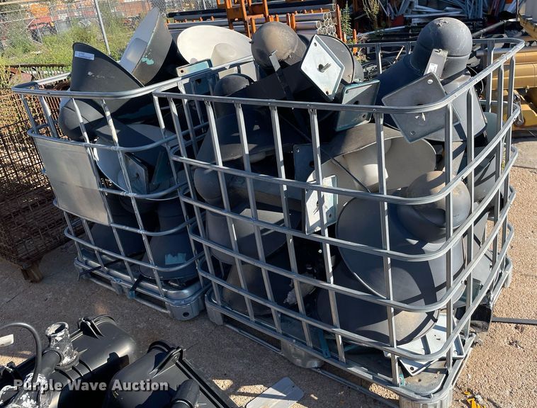 image for item NY9687 Approximately 31 light fixtures