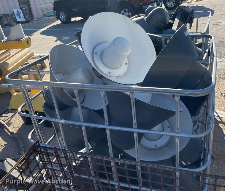 image for item NY9687 Approximately 31 light fixtures