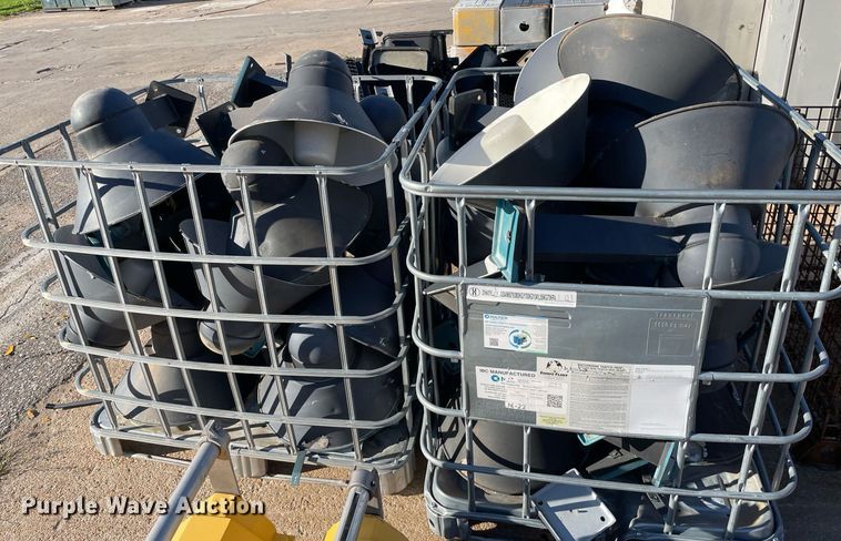 image for item NY9687 Approximately 31 light fixtures