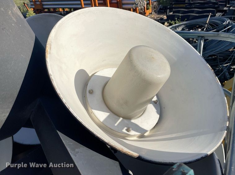 image for item NY9687 Approximately 31 light fixtures