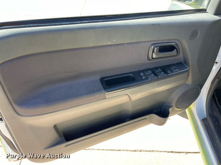 image for item NY9692 2006 Chevrolet Colorado  Crew Cab pickup truck