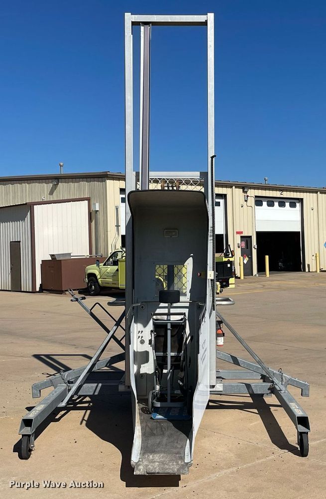 image for item NY9694 AMS GSE DPL99A wheelchair lift