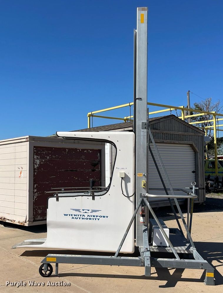 image for item NY9694 AMS GSE DPL99A wheelchair lift