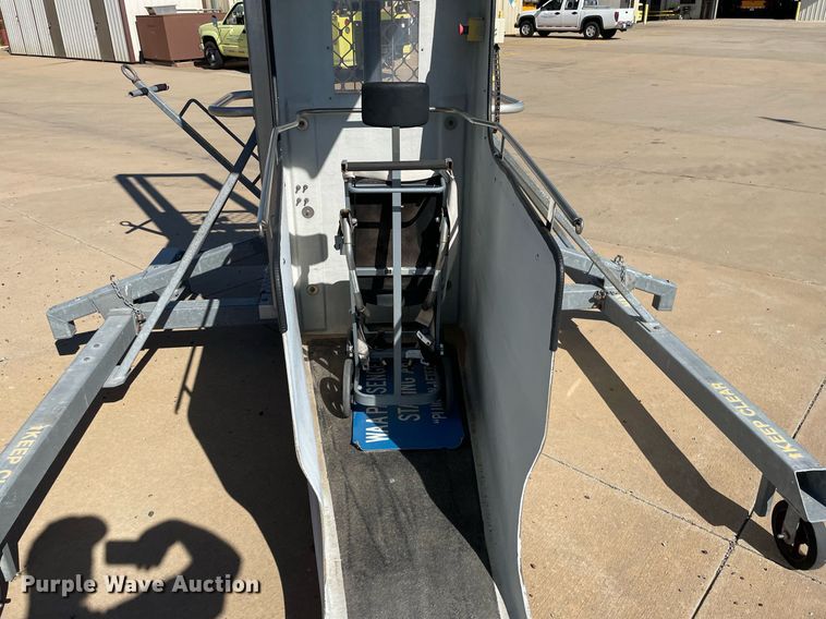 image for item NY9694 AMS GSE DPL99A wheelchair lift