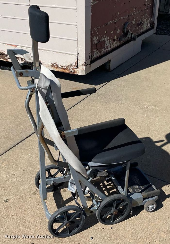 image for item NY9694 AMS GSE DPL99A wheelchair lift