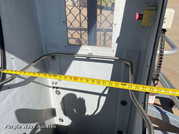 image for item NY9694 AMS GSE DPL99A wheelchair lift