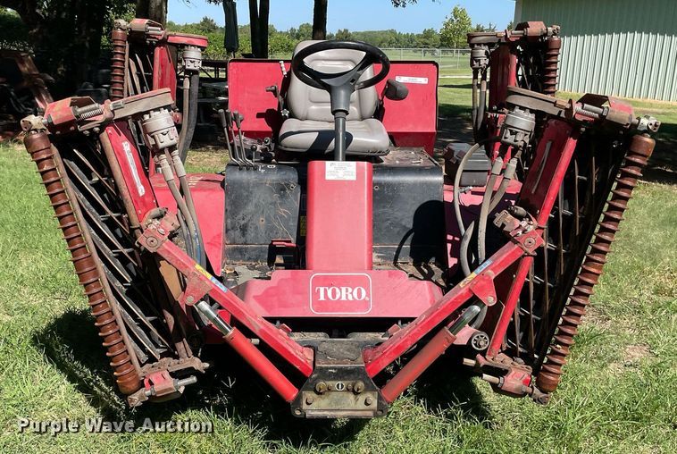 image for item NY9696 Toro Reelmaster 400D reel mower