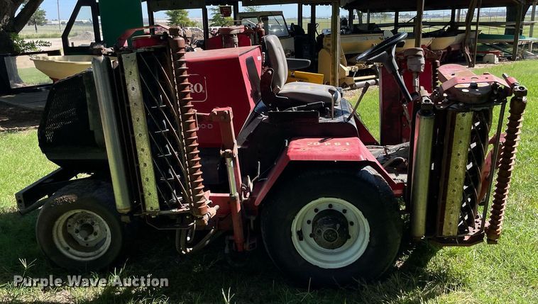 image for item NY9696 Toro Reelmaster 400D reel mower