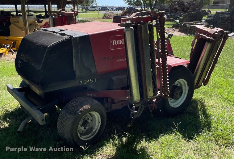 image for item NY9696 Toro Reelmaster 400D reel mower