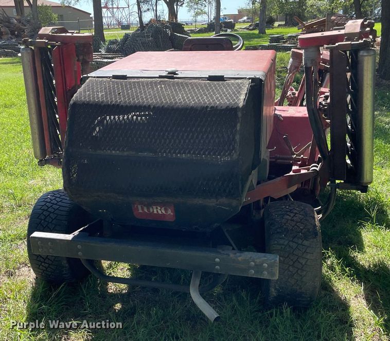 image for item NY9696 Toro Reelmaster 400D reel mower