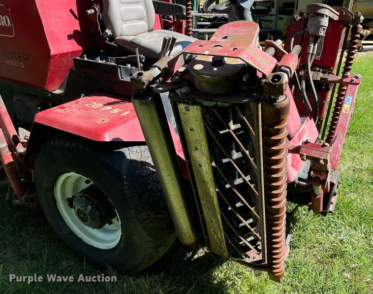 image for item NY9696 Toro Reelmaster 400D reel mower