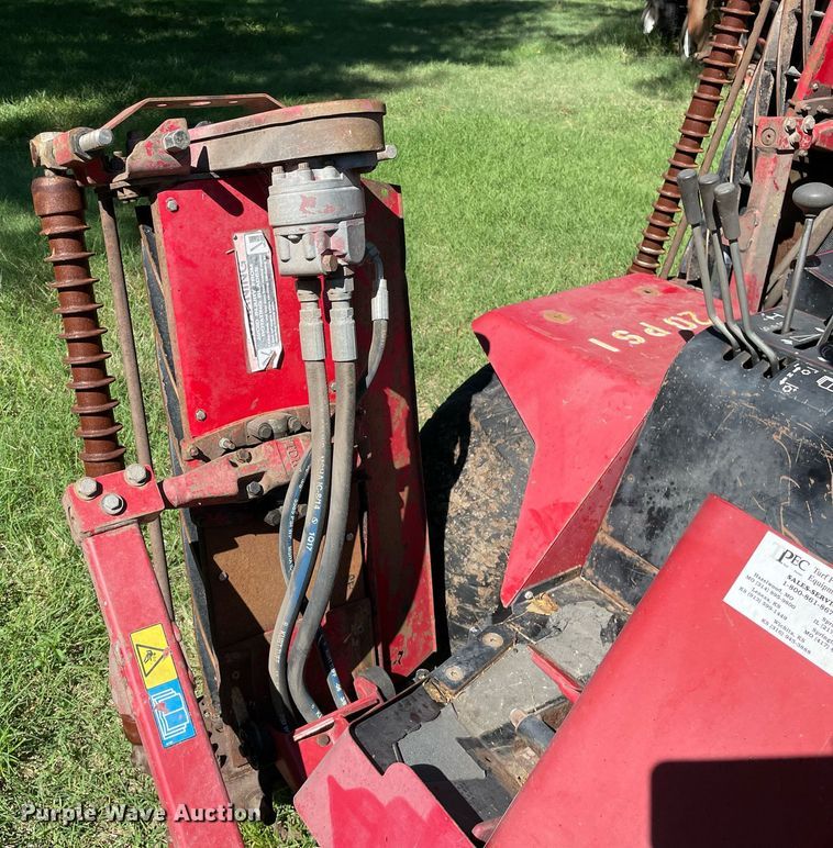 image for item NY9696 Toro Reelmaster 400D reel mower