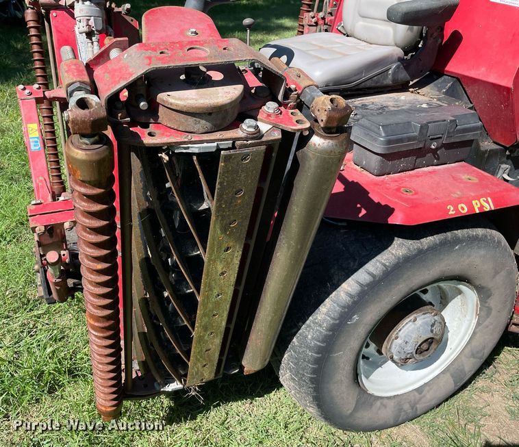 image for item NY9696 Toro Reelmaster 400D reel mower