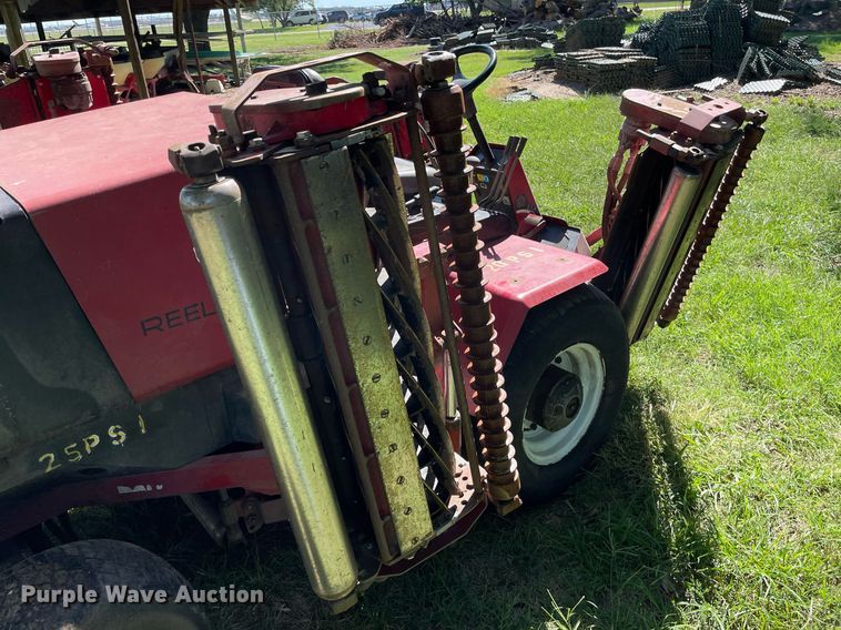 image for item NY9696 Toro Reelmaster 400D reel mower