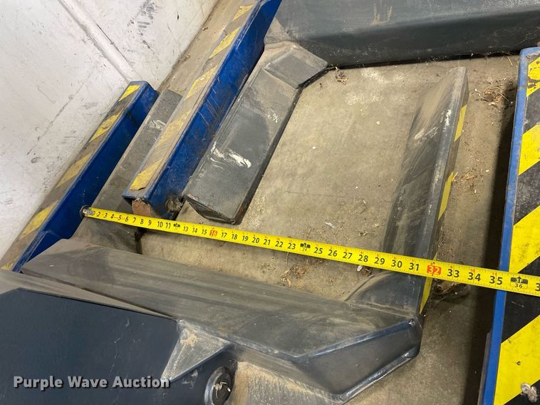 image for item NY9700 (4) Maha MCL 15-4LF column lifts 