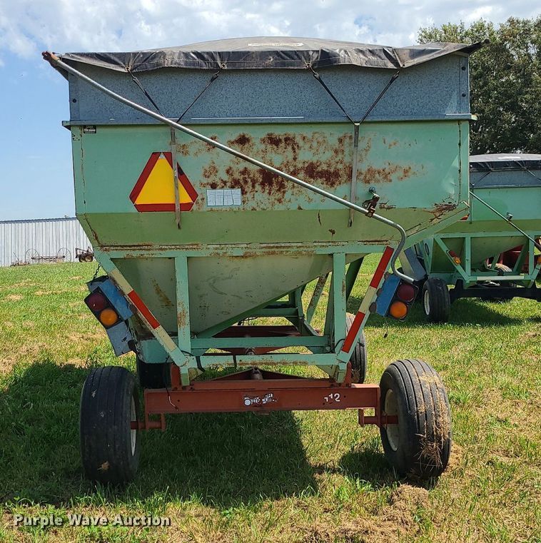 image for item DI3009 Parker 2600  gravity wagon