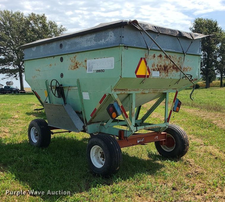 image for item DI3009 Parker 2600  gravity wagon