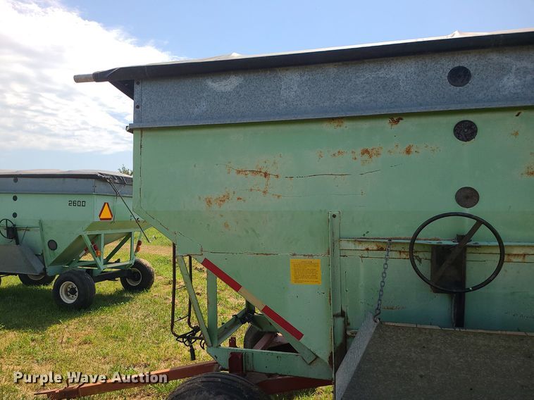 image for item DI3009 Parker 2600  gravity wagon