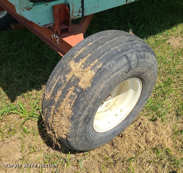 image for item DI3009 Parker 2600  gravity wagon