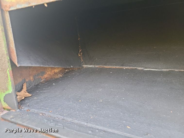 image for item DI3009 Parker 2600  gravity wagon