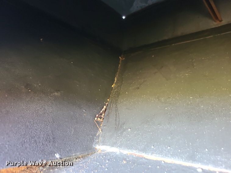 image for item DI3009 Parker 2600  gravity wagon