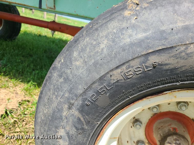 image for item DI3009 Parker 2600  gravity wagon