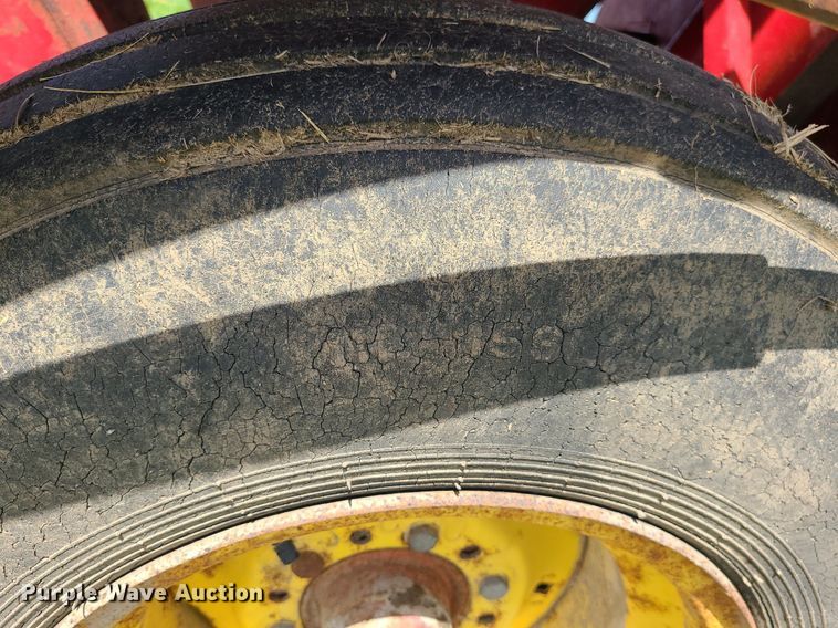 image for item DI3010 New Holland 352  feed mixer