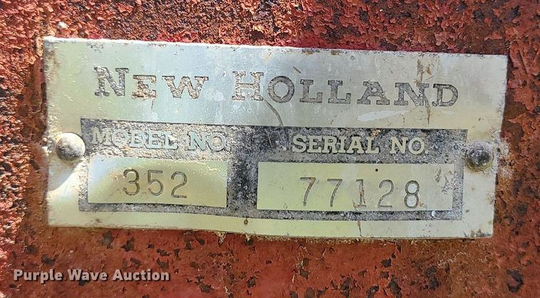 image for item DI3010 New Holland 352  feed mixer