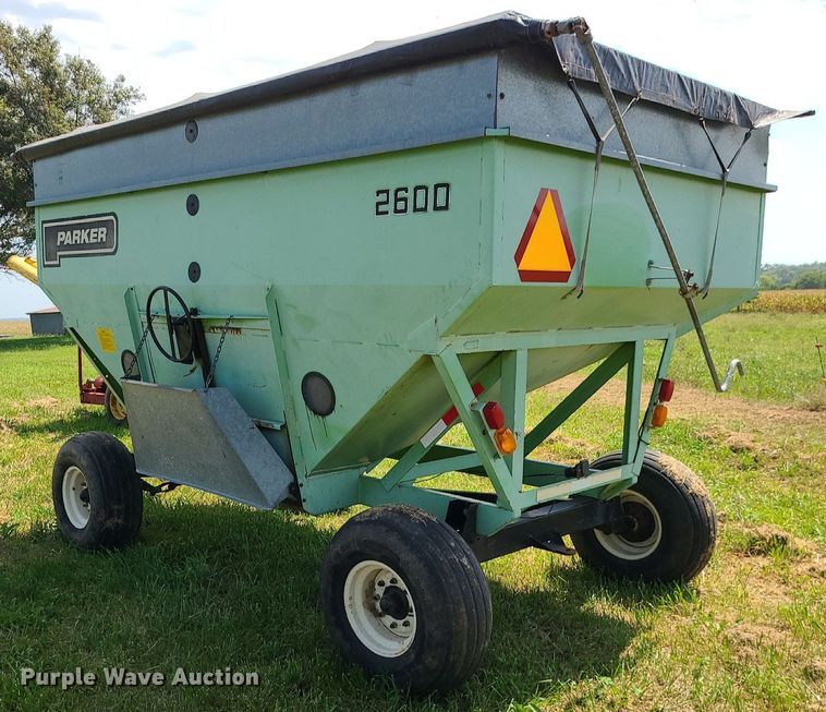 image for item DI3011 Parker 2600  gravity wagon