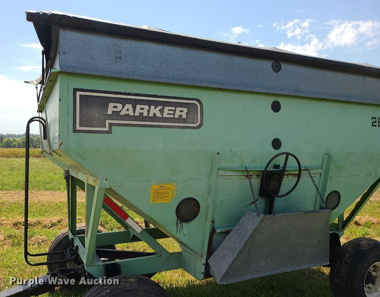 image for item DI3011 Parker 2600  gravity wagon