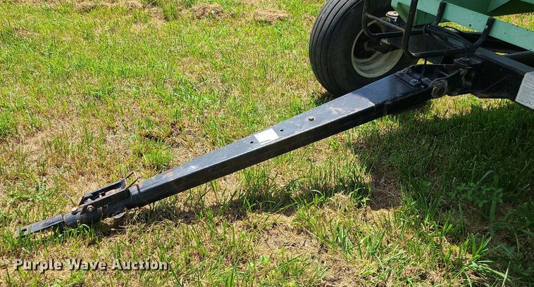 image for item DI3011 Parker 2600  gravity wagon