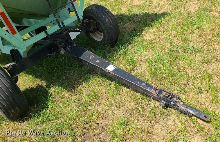 image for item DI3011 Parker 2600  gravity wagon