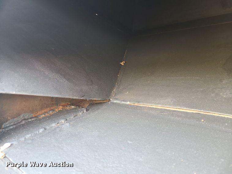 image for item DI3011 Parker 2600  gravity wagon