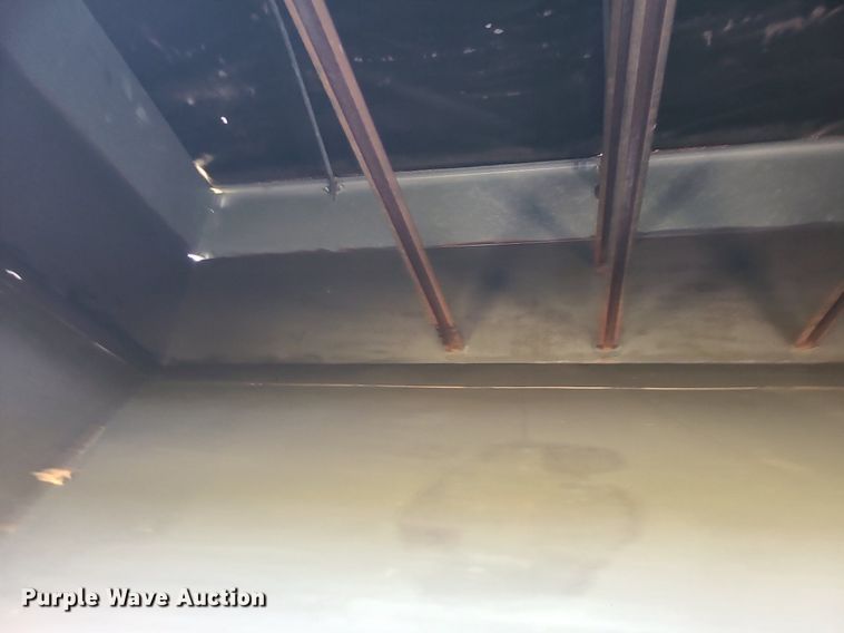 image for item DI3011 Parker 2600  gravity wagon