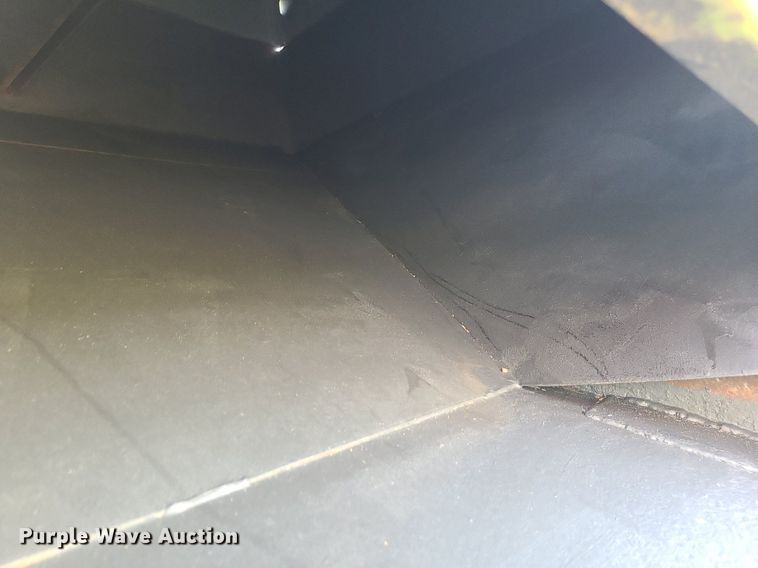 image for item DI3011 Parker 2600  gravity wagon