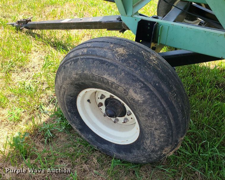 image for item DI3011 Parker 2600  gravity wagon