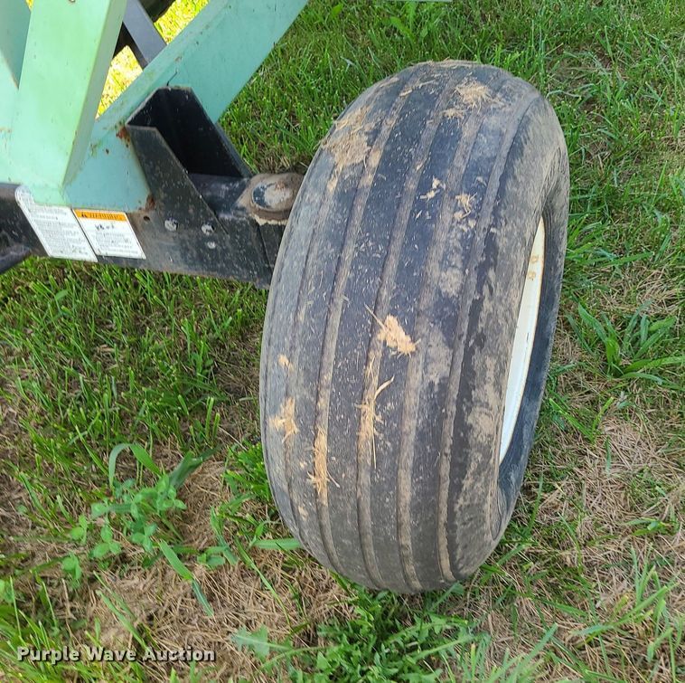 image for item DI3011 Parker 2600  gravity wagon