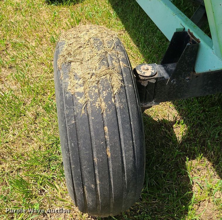 image for item DI3011 Parker 2600  gravity wagon