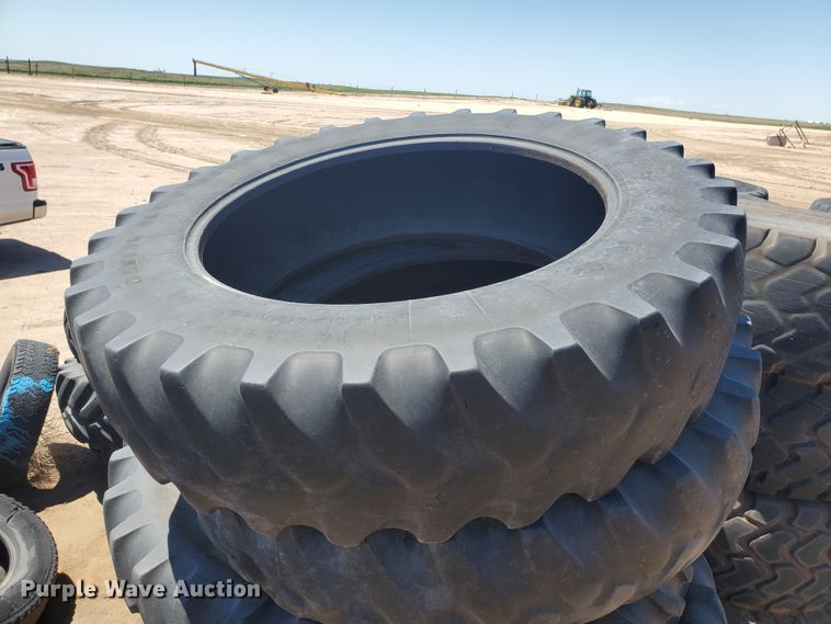 image for item DI5112 Approximately 26 tires