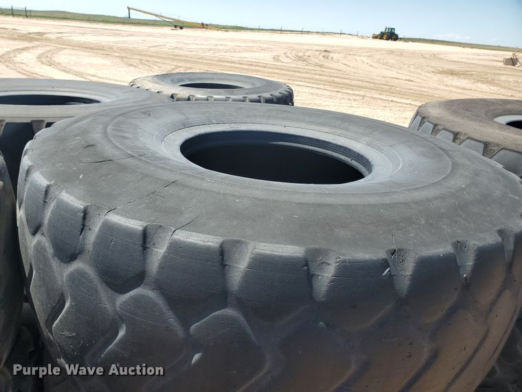 image for item DI5112 Approximately 26 tires