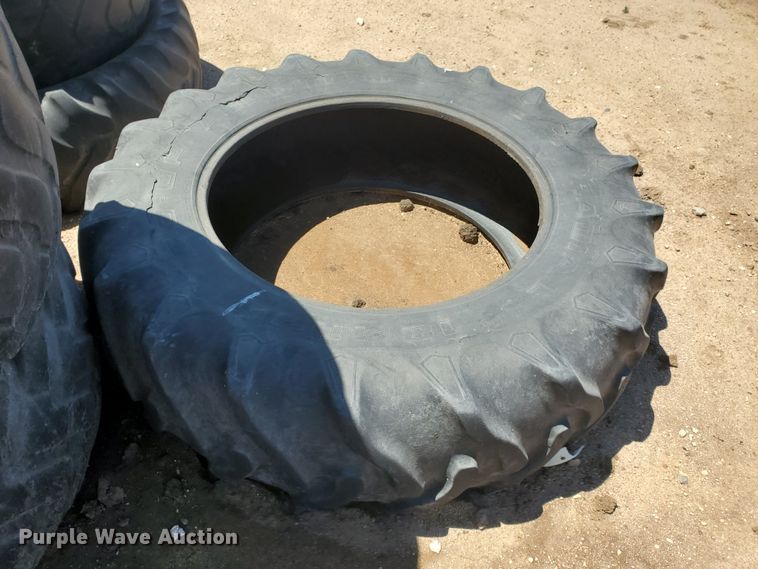 image for item DI5112 Approximately 26 tires