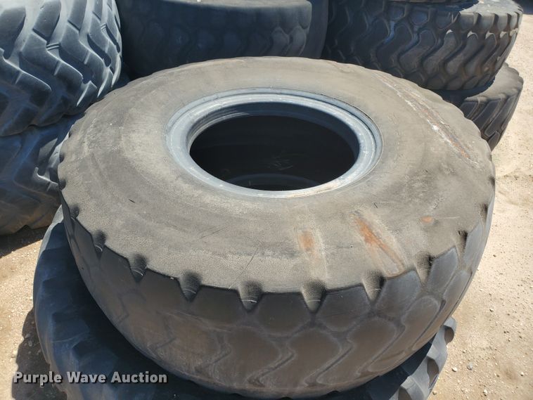 image for item DI5112 Approximately 26 tires