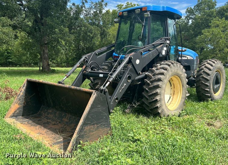 image for item DI7989 2004 New Holland TV145  bi-directional tractor