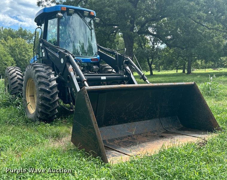image for item DI7989 2004 New Holland TV145  bi-directional tractor
