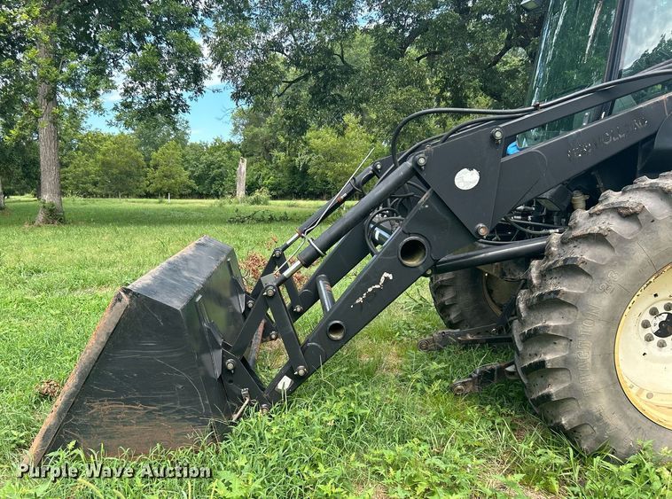 image for item DI7989 2004 New Holland TV145  bi-directional tractor