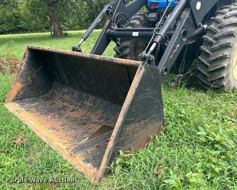 image for item DI7989 2004 New Holland TV145  bi-directional tractor