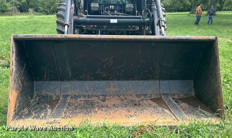 image for item DI7989 2004 New Holland TV145  bi-directional tractor