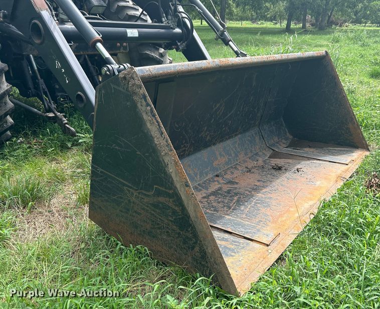 image for item DI7989 2004 New Holland TV145  bi-directional tractor