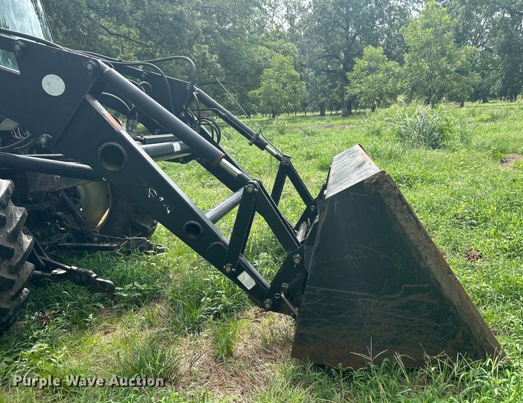 image for item DI7989 2004 New Holland TV145  bi-directional tractor