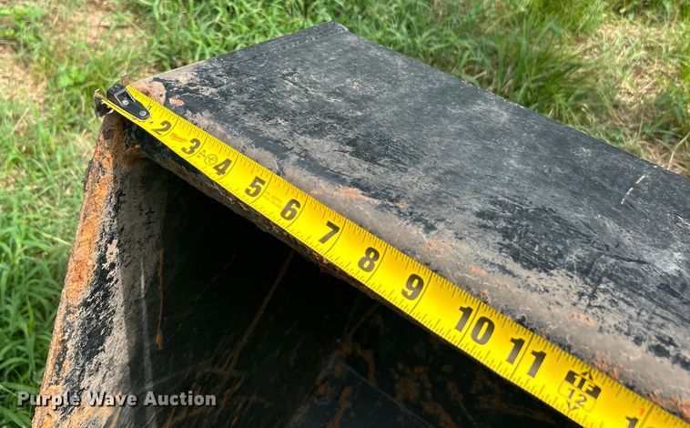 image for item DI7989 2004 New Holland TV145  bi-directional tractor